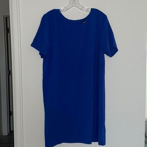 Bobeau shift dress with detail back